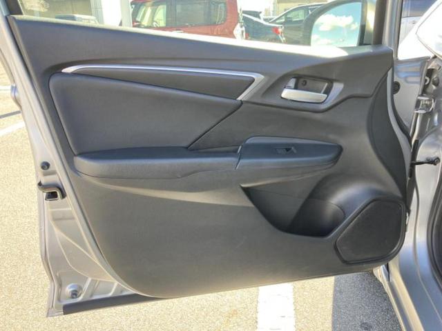 フィットハイブリッド ハイブリッド・Lホンダセンシング 新品タイヤ/純正 SDナビ/シート ハーフレザー/ヘッドランプ LED/Bluetooth接続/ETC/EBD付ABS/横滑り防止装置/アイドリングストップ/バックモニター/フルセグTV バックカメラ(22枚目)