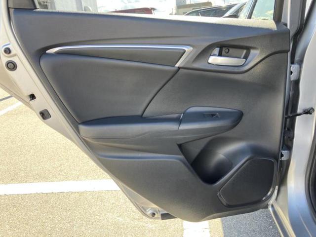 フィットハイブリッド ハイブリッド・Lホンダセンシング 新品タイヤ/純正 SDナビ/シート ハーフレザー/ヘッドランプ LED/Bluetooth接続/ETC/EBD付ABS/横滑り防止装置/アイドリングストップ/バックモニター/フルセグTV バックカメラ(23枚目)