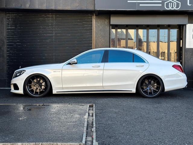 Ｓ５５０ロング　Ｗ２２２　左ハンドル　ディーラー車　ダイナミックパッケージ　Ｓ６５仕様　ローダウン　社外マフラー　フォージトアルミ　パノラミックルーフ(5枚目)