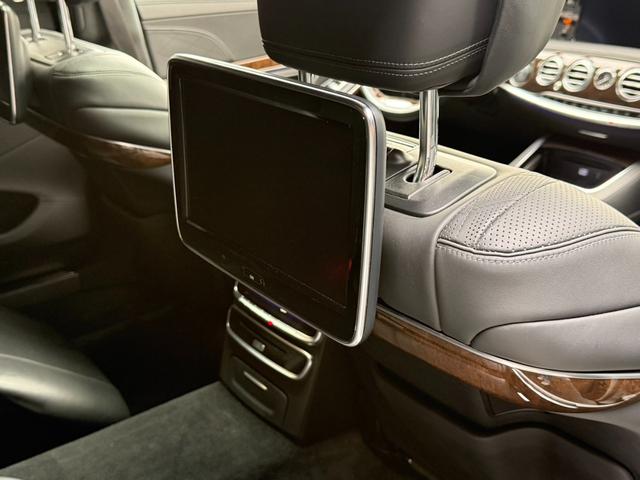 Ｓクラス Ｓ５６０　前後後期仕様　専用アルミ　腰上ブラックラッピング　リアエンターテイメント　パノラマルーフ　革シート　５人乗り　左ハンドル（47枚目）