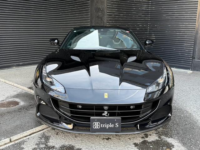 ポルトフィーノM 1オーナー ディーラー車 エクステリアカーボンPKG フロントスポイラーカーボン サイドステップカーボン ディフューザーカーボン イエローキャリパー オプション20インチアルミホイール(5枚目)