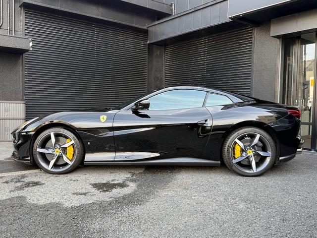 ポルトフィーノM 1オーナー ディーラー車 エクステリアカーボンPKG フロントスポイラーカーボン サイドステップカーボン ディフューザーカーボン イエローキャリパー オプション20インチアルミホイール(7枚目)