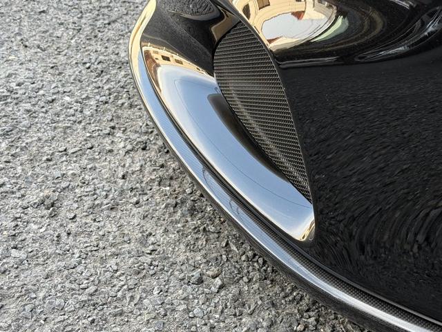 ポルトフィーノM 1オーナー ディーラー車 エクステリアカーボンPKG フロントスポイラーカーボン サイドステップカーボン ディフューザーカーボン イエローキャリパー オプション20インチアルミホイール(15枚目)