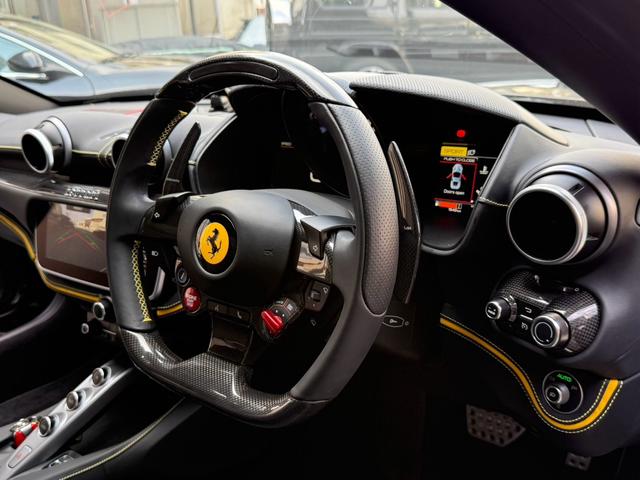 ポルトフィーノM 1オーナー ディーラー車 エクステリアカーボンPKG フロントスポイラーカーボン サイドステップカーボン ディフューザーカーボン イエローキャリパー オプション20インチアルミホイール(30枚目)