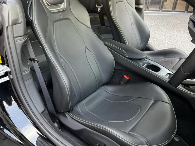 ポルトフィーノM 1オーナー ディーラー車 エクステリアカーボンPKG フロントスポイラーカーボン サイドステップカーボン ディフューザーカーボン イエローキャリパー オプション20インチアルミホイール(36枚目)