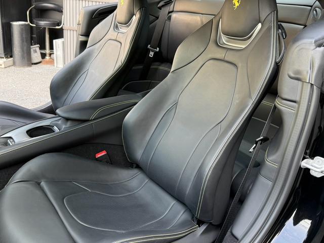 ポルトフィーノM 1オーナー ディーラー車 エクステリアカーボンPKG フロントスポイラーカーボン サイドステップカーボン ディフューザーカーボン イエローキャリパー オプション20インチアルミホイール(38枚目)