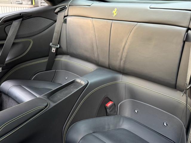 ポルトフィーノM 1オーナー ディーラー車 エクステリアカーボンPKG フロントスポイラーカーボン サイドステップカーボン ディフューザーカーボン イエローキャリパー オプション20インチアルミホイール(41枚目)