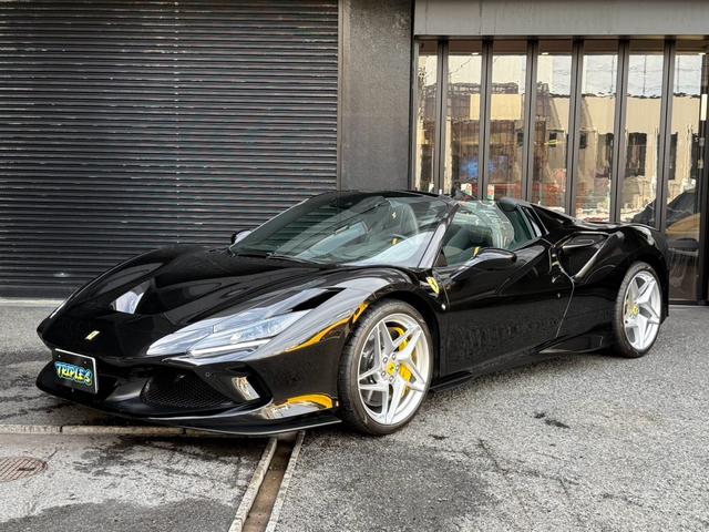 F8スパイダー ディーラー車 左ハンドル 1オーナー イエローキャリパー カーボンサイドエアーダクト カーボンドライブパッケージ LEDハンドル イエローレブカウンター シートイエローセンターライン(3枚目)