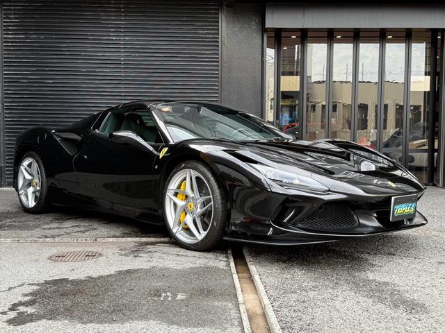 F8スパイダー ディーラー車 左ハンドル 1オーナー イエローキャリパー カーボンサイドエアーダクト カーボンドライブパッケージ LEDハンドル イエローレブカウンター シートイエローセンターライン(5枚目)