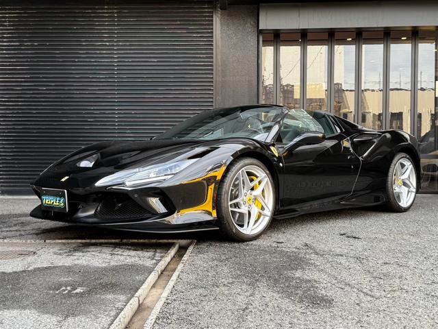 F8スパイダー ディーラー車 左ハンドル 1オーナー イエローキャリパー カーボンサイドエアーダクト カーボンドライブパッケージ LEDハンドル イエローレブカウンター シートイエローセンターライン(6枚目)