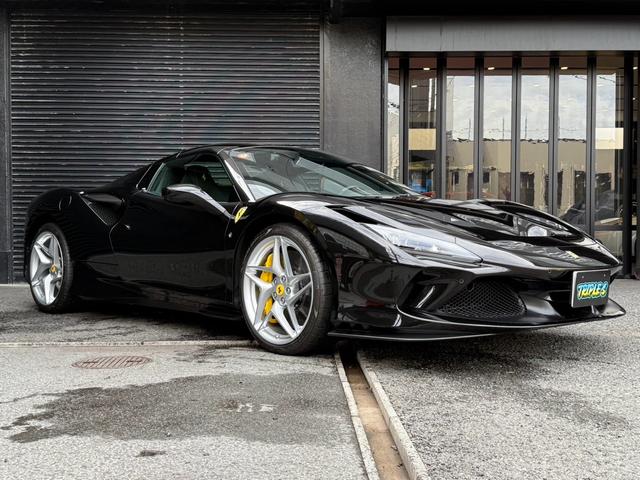 F8スパイダー ディーラー車 左ハンドル 1オーナー イエローキャリパー カーボンサイドエアーダクト カーボンドライブパッケージ LEDハンドル イエローレブカウンター シートイエローセンターライン(11枚目)