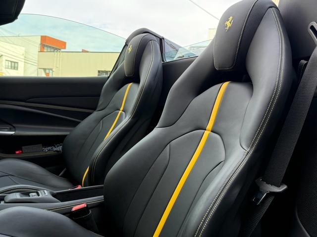 F8スパイダー ディーラー車 左ハンドル 1オーナー イエローキャリパー カーボンサイドエアーダクト カーボンドライブパッケージ LEDハンドル イエローレブカウンター シートイエローセンターライン(30枚目)