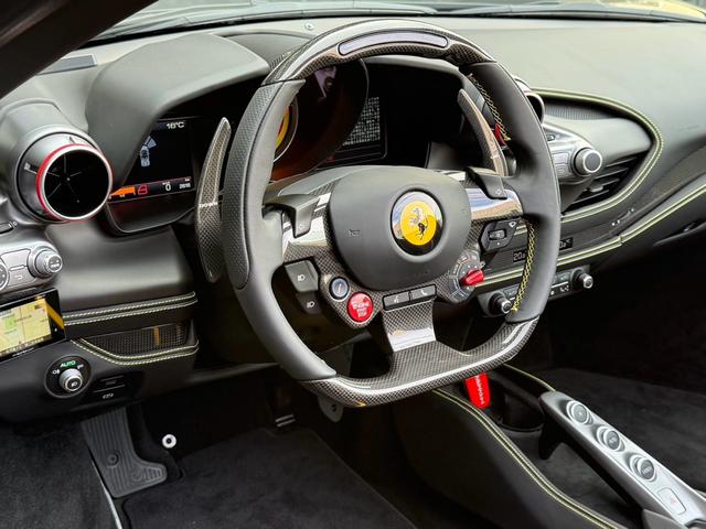 F8スパイダー ディーラー車 左ハンドル 1オーナー イエローキャリパー カーボンサイドエアーダクト カーボンドライブパッケージ LEDハンドル イエローレブカウンター シートイエローセンターライン(34枚目)