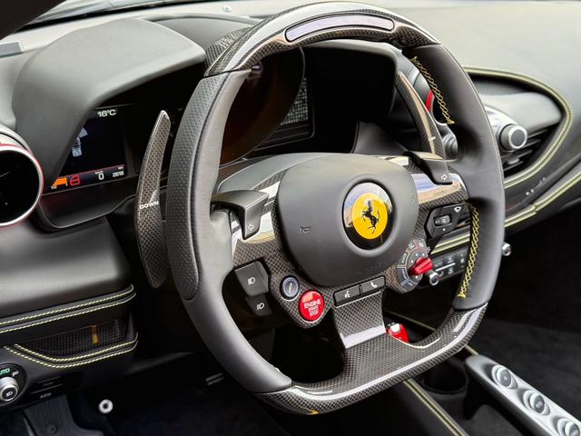 F8スパイダー ディーラー車 左ハンドル 1オーナー イエローキャリパー カーボンサイドエアーダクト カーボンドライブパッケージ LEDハンドル イエローレブカウンター シートイエローセンターライン(35枚目)