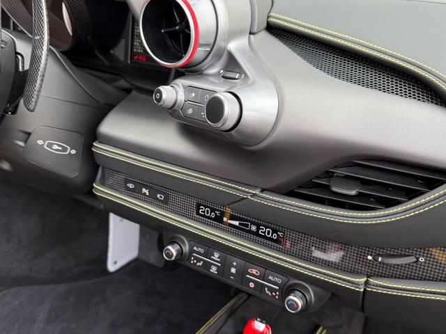 F8スパイダー ディーラー車 左ハンドル 1オーナー イエローキャリパー カーボンサイドエアーダクト カーボンドライブパッケージ LEDハンドル イエローレブカウンター シートイエローセンターライン(37枚目)