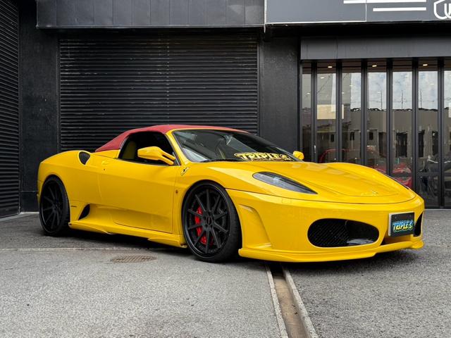 F430スパイダー ディーラー車 左ハンドル ハーマンエアロ ローダウン ハイパーフォージドアルミ カーボンブレーキ レッドキャリパー 大西ヒートマジックエキマニ 大西ヒートマジックチタンマフラー ヘッドライトスモーク(4枚目)