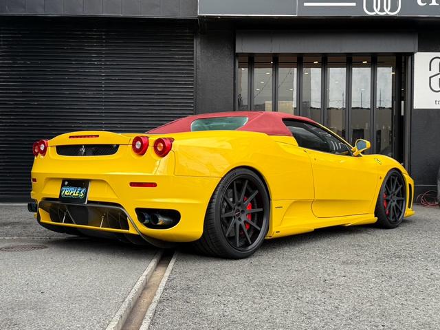 F430スパイダー ディーラー車 左ハンドル ハーマンエアロ ローダウン ハイパーフォージドアルミ カーボンブレーキ レッドキャリパー 大西ヒートマジックエキマニ 大西ヒートマジックチタンマフラー ヘッドライトスモーク(12枚目)