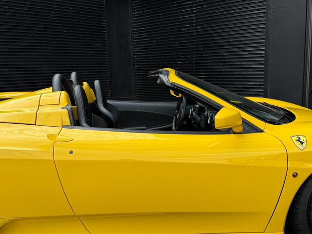 F430スパイダー ディーラー車 左ハンドル ハーマンエアロ ローダウン ハイパーフォージドアルミ カーボンブレーキ レッドキャリパー 大西ヒートマジックエキマニ 大西ヒートマジックチタンマフラー ヘッドライトスモーク(18枚目)