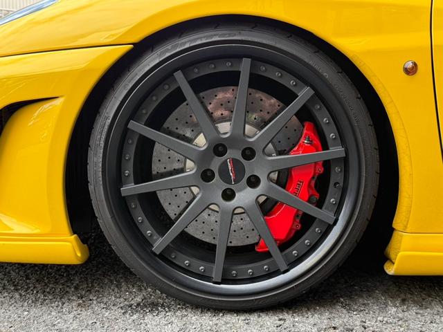 F430スパイダー ディーラー車 左ハンドル ハーマンエアロ ローダウン ハイパーフォージドアルミ カーボンブレーキ レッドキャリパー 大西ヒートマジックエキマニ 大西ヒートマジックチタンマフラー ヘッドライトスモーク(23枚目)