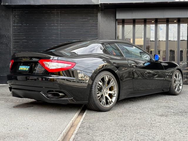 グラントゥーリズモ S カーボンボンネット BCレーシング車高調 パワークラフト中間 カーボンフロントスポイラー カーボンミラーカバー カーボンドアノブカバー カーボントランクスポイラー ブラックアウトグリル ETC(8枚目)