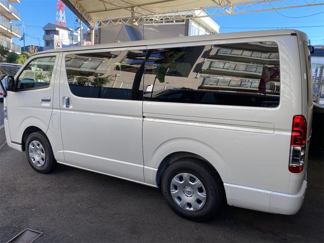 ハイエースバン ロングスーパーGL ダークプライムS パノラミックビュー オートスライドドア デジタルインナーミラー クリランスソナー 全周囲カメラ 限定車 アニバーサリーステップ LEDヘッドライト助手席SRSプリテンショナー(5枚目)