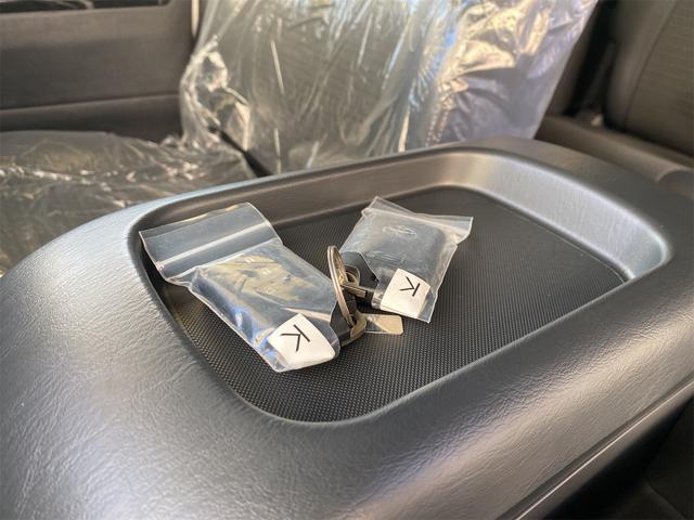 ハイエースバン ロングスーパーGL ダークプライムS パノラミックビュー オートスライドドア デジタルインナーミラー クリランスソナー 全周囲カメラ 限定車 アニバーサリーステップ LEDヘッドライト助手席SRSプリテンショナー(38枚目)