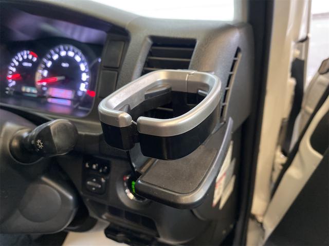 ハイエースバン ロングスーパーＧＬ　ガソリン車　ＬＥＤヘッドライト　スマートキー　スペアキー　プッシュスタート　ナビ　バックカメラ　ＥＴＣ　モデリスタシートカバー　１００Ｖコンセント（49枚目）