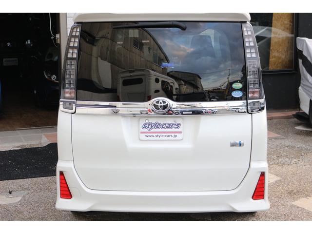 ヴォクシー ＺＳ　煌ＩＩ　☆両側電動スライドドア☆フリップダウンモニター☆二列目キャプテンシート☆ナビテレビ☆バックカメラ☆Ｂｌｕｅｔｏｏｔｈ接続☆三列シート（17枚目）