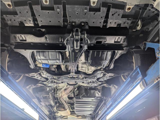 ヴォクシー ＺＳ　煌ＩＩ　☆両側電動スライドドア☆フリップダウンモニター☆二列目キャプテンシート☆ナビテレビ☆バックカメラ☆Ｂｌｕｅｔｏｏｔｈ接続☆三列シート（34枚目）