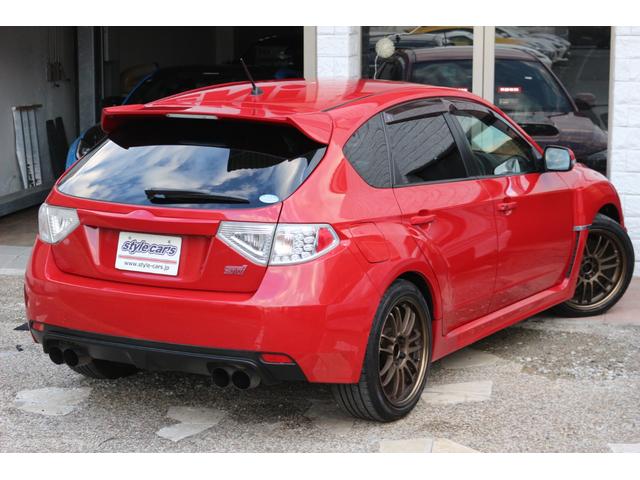 インプレッサ WRX STi ☆6速ミッション☆ナルディステアリング☆4WD☆RAYSボルクレーシングRE30☆5Jigenマフラー☆プッシュスタート&スマートキー☆ETC☆スペアタイヤ☆ナビテレビ(13枚目)