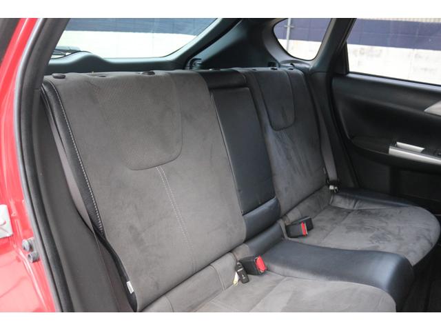 インプレッサ WRX STi ☆6速ミッション☆ナルディステアリング☆4WD☆RAYSボルクレーシングRE30☆5Jigenマフラー☆プッシュスタート&スマートキー☆ETC☆スペアタイヤ☆ナビテレビ(25枚目)