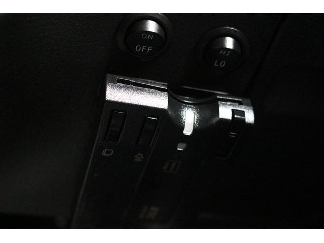 インプレッサ WRX STi ☆6速ミッション☆ナルディステアリング☆4WD☆RAYSボルクレーシングRE30☆5Jigenマフラー☆プッシュスタート&スマートキー☆ETC☆スペアタイヤ☆ナビテレビ(32枚目)