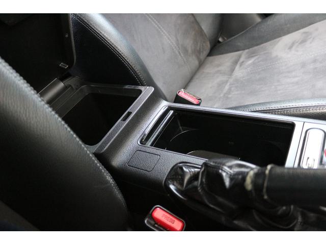 インプレッサ WRX STi ☆6速ミッション☆ナルディステアリング☆4WD☆RAYSボルクレーシングRE30☆5Jigenマフラー☆プッシュスタート&スマートキー☆ETC☆スペアタイヤ☆ナビテレビ(33枚目)