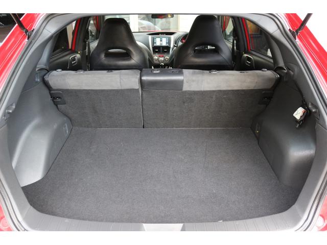 インプレッサ WRX STi ☆6速ミッション☆ナルディステアリング☆4WD☆RAYSボルクレーシングRE30☆5Jigenマフラー☆プッシュスタート&スマートキー☆ETC☆スペアタイヤ☆ナビテレビ(35枚目)