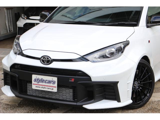 ＧＲヤリス ＲＣ　☆６速ミッション☆クスコ車高調☆ＴＯＭ’ｓルーフウィング・リアダクト☆インタークーラースプレイ☆サブラジエーター☆左右独立オートエアコン☆前後ドラレコ☆ＧＲステアリング・軽量ノブ・サイドブレーキ（4枚目）