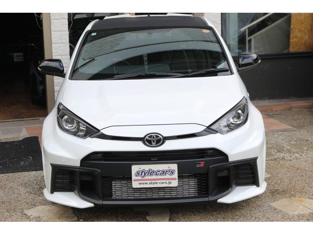 ＧＲヤリス ＲＣ　☆６速ミッション☆クスコ車高調☆ＴＯＭ’ｓルーフウィング・リアダクト☆インタークーラースプレイ☆サブラジエーター☆左右独立オートエアコン☆前後ドラレコ☆ＧＲステアリング・軽量ノブ・サイドブレーキ（10枚目）
