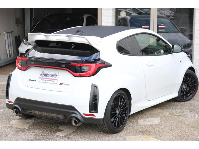 ＧＲヤリス ＲＣ　☆６速ミッション☆クスコ車高調☆ＴＯＭ’ｓルーフウィング・リアダクト☆インタークーラースプレイ☆サブラジエーター☆左右独立オートエアコン☆前後ドラレコ☆ＧＲステアリング・軽量ノブ・サイドブレーキ（12枚目）