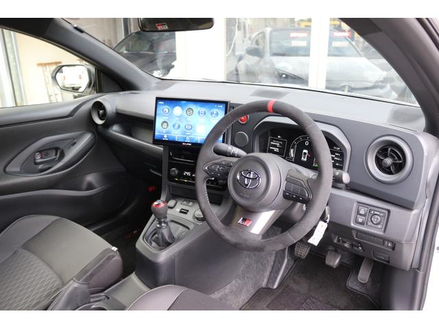 ＧＲヤリス ＲＣ　☆６速ミッション☆クスコ車高調☆ＴＯＭ’ｓルーフウィング・リアダクト☆インタークーラースプレイ☆サブラジエーター☆左右独立オートエアコン☆前後ドラレコ☆ＧＲステアリング・軽量ノブ・サイドブレーキ（24枚目）