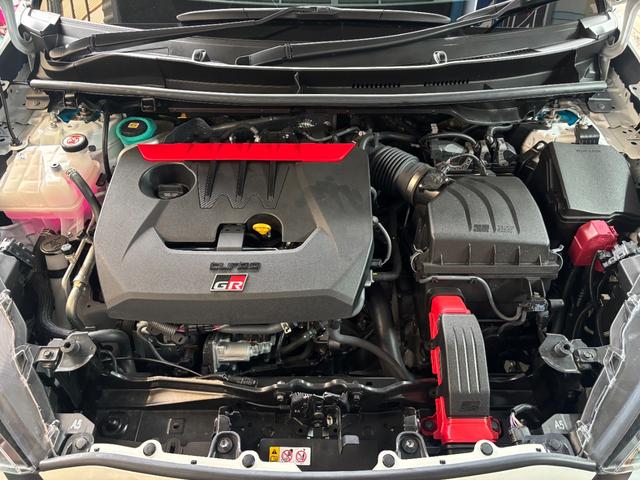 ＧＲヤリス ＲＣ　☆６速ミッション☆クスコ車高調☆ＴＯＭ’ｓルーフウィング・リアダクト☆インタークーラースプレイ☆サブラジエーター☆左右独立オートエアコン☆前後ドラレコ☆ＧＲステアリング・軽量ノブ・サイドブレーキ（39枚目）