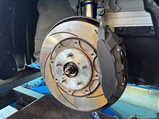 ＧＲヤリス ＲＣ　☆６速ミッション☆クスコ車高調☆ＴＯＭ’ｓルーフウィング・リアダクト☆インタークーラースプレイ☆サブラジエーター☆左右独立オートエアコン☆前後ドラレコ☆ＧＲステアリング・軽量ノブ・サイドブレーキ（41枚目）