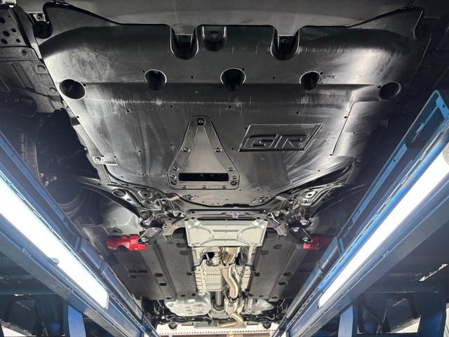 ＧＲヤリス ＲＣ　☆６速ミッション☆クスコ車高調☆ＴＯＭ’ｓルーフウィング・リアダクト☆インタークーラースプレイ☆サブラジエーター☆左右独立オートエアコン☆前後ドラレコ☆ＧＲステアリング・軽量ノブ・サイドブレーキ（42枚目）