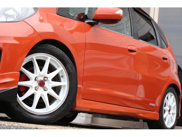 フィット ＲＳ　☆６速ミッション☆車高調☆レアマイスター１６インチアルミホイール☆フロントアンダースポイラー☆純正７インチナビ☆バックカメラ☆インナーミラー型ドライブレコーダー☆フロントフォグ☆（5枚目）