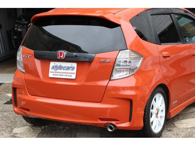 フィット ＲＳ　☆６速ミッション☆車高調☆レアマイスター１６インチアルミホイール☆フロントアンダースポイラー☆純正７インチナビ☆バックカメラ☆インナーミラー型ドライブレコーダー☆フロントフォグ☆（12枚目）