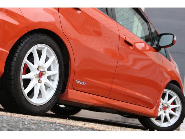 フィット ＲＳ　☆６速ミッション☆車高調☆レアマイスター１６インチアルミホイール☆フロントアンダースポイラー☆純正７インチナビ☆バックカメラ☆インナーミラー型ドライブレコーダー☆フロントフォグ☆（13枚目）