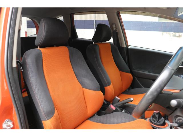 フィット ＲＳ　☆６速ミッション☆車高調☆レアマイスター１６インチアルミホイール☆フロントアンダースポイラー☆純正７インチナビ☆バックカメラ☆インナーミラー型ドライブレコーダー☆フロントフォグ☆（19枚目）