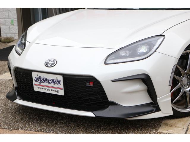 ＧＲ８６ ＲＺ　☆６速ミッション☆ＧＲ純正エアロ☆ＧＲスポーツマフラー☆ＢＬＩＴＺ車高調☆ＢＬＩＴＺキャリパー☆ＢＬＩＴＺエアクリーナー☆カロッツェリア９インチナビ・カスタムフィットスピーカー☆ＭＯＭＯステアリング☆（5枚目）