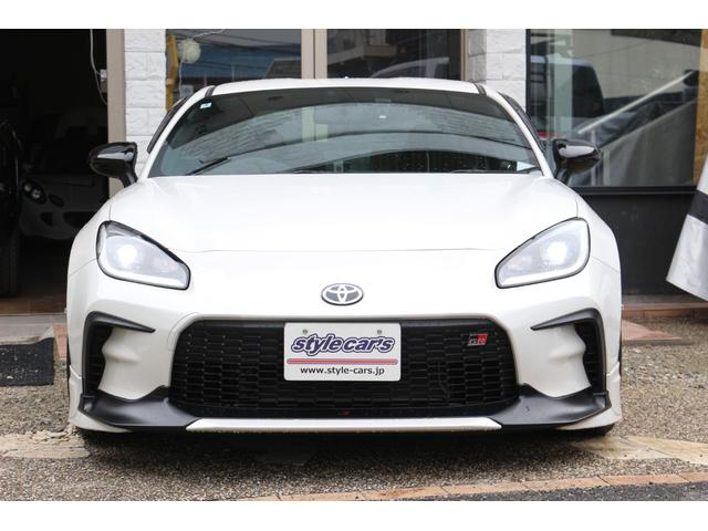 ＧＲ８６ ＲＺ　☆６速ミッション☆ＧＲ純正エアロ☆ＧＲスポーツマフラー☆ＢＬＩＴＺ車高調☆ＢＬＩＴＺキャリパー☆ＢＬＩＴＺエアクリーナー☆カロッツェリア９インチナビ・カスタムフィットスピーカー☆ＭＯＭＯステアリング☆（9枚目）