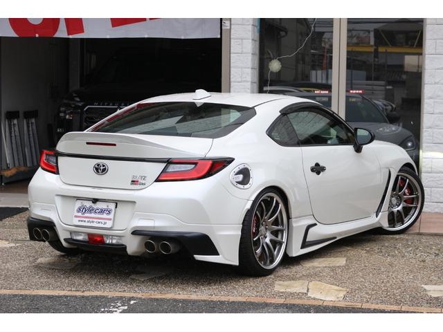 ＧＲ８６ ＲＺ　☆６速ミッション☆ＧＲ純正エアロ☆ＧＲスポーツマフラー☆ＢＬＩＴＺ車高調☆ＢＬＩＴＺキャリパー☆ＢＬＩＴＺエアクリーナー☆カロッツェリア９インチナビ・カスタムフィットスピーカー☆ＭＯＭＯステアリング☆（11枚目）