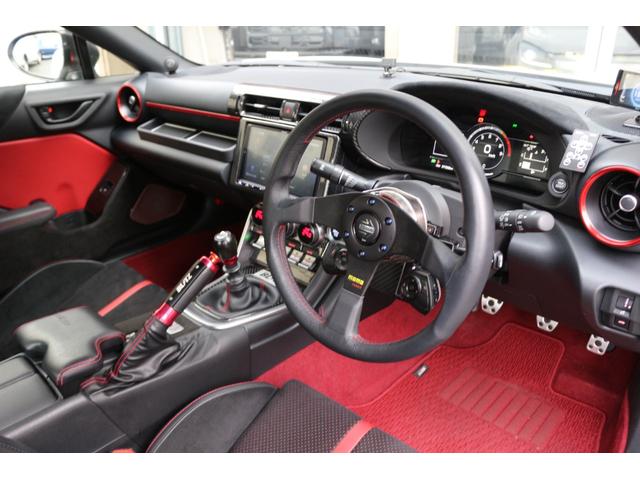 ＧＲ８６ ＲＺ　☆６速ミッション☆ＧＲ純正エアロ☆ＧＲスポーツマフラー☆ＢＬＩＴＺ車高調☆ＢＬＩＴＺキャリパー☆ＢＬＩＴＺエアクリーナー☆カロッツェリア９インチナビ・カスタムフィットスピーカー☆ＭＯＭＯステアリング☆（26枚目）