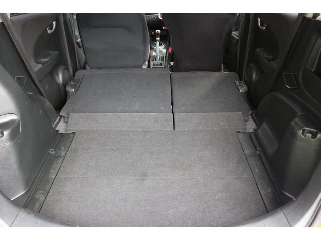 フィット ＲＳ　☆６速ミッション☆ＨＫＳ足回り☆ｗｏｒｋエモーションアルミホイール☆クスコタワーバー☆オートゲージ追加メーター☆ｐｉｖｏｔスロコン☆レーダー探知機☆カスタムマフラー☆（32枚目）